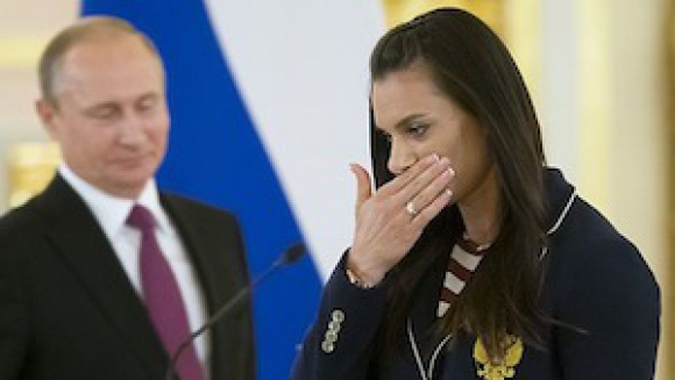 Елена Исинбаева се разплака на среща с Путин (ВИДЕО)