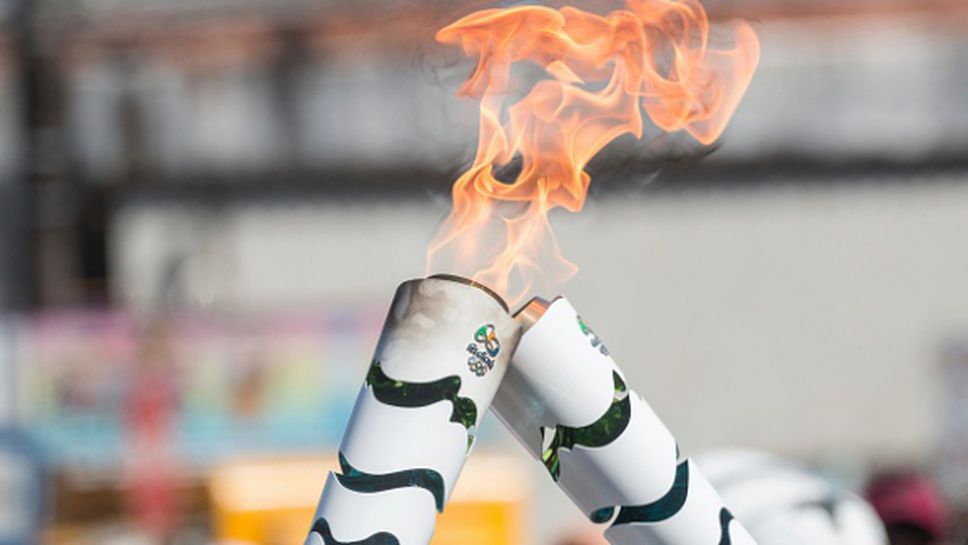 Олимпийският огън пристига в Рио де Жанейро с ветроходна лодка
