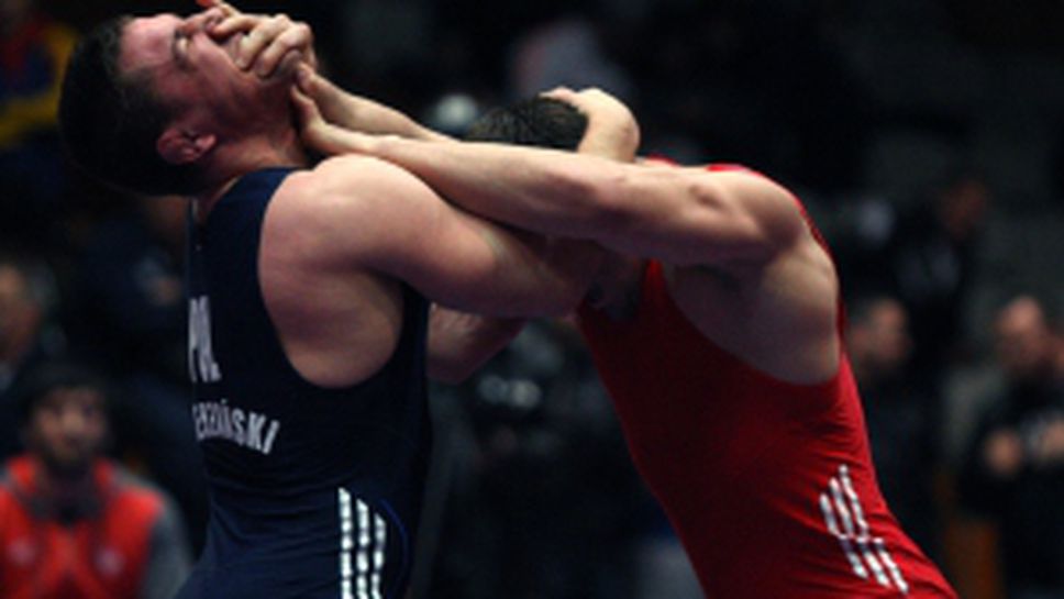 Втори ден от турнира "Дан Колов - Никола Петров" в зала "Универсиада"