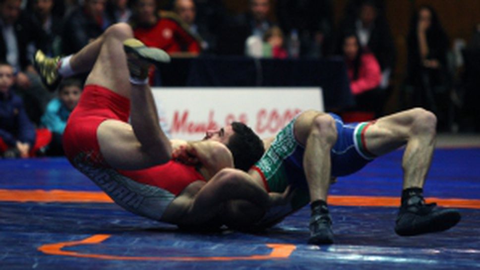 Трети финален ден от турнира "Дан Колов - Никола Петров" в зала "Универсиада"