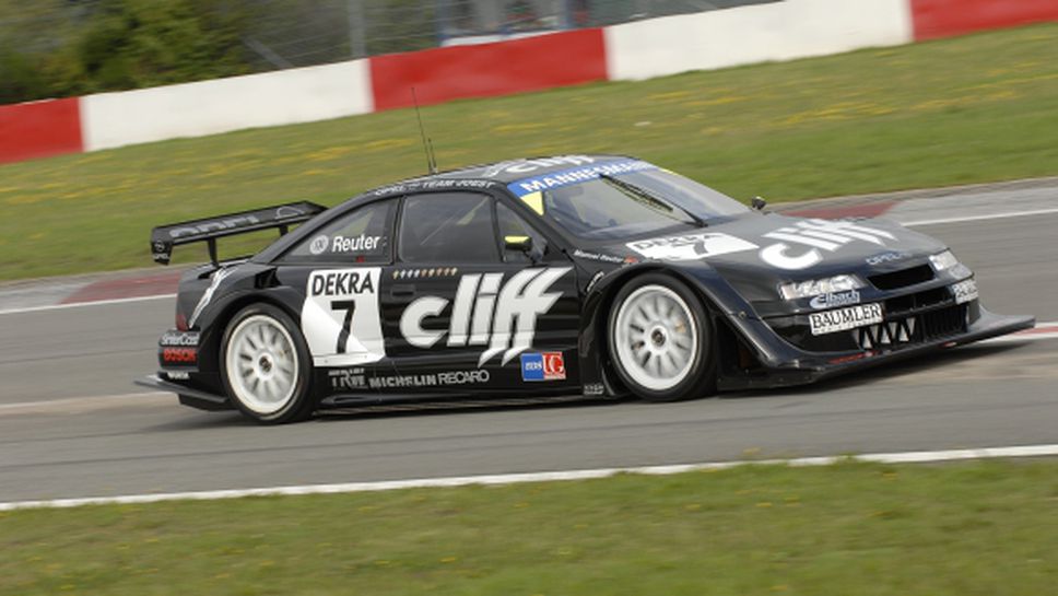 Opel чества победата в шампионата International Touring Car през 1996 г. с Calibra V6