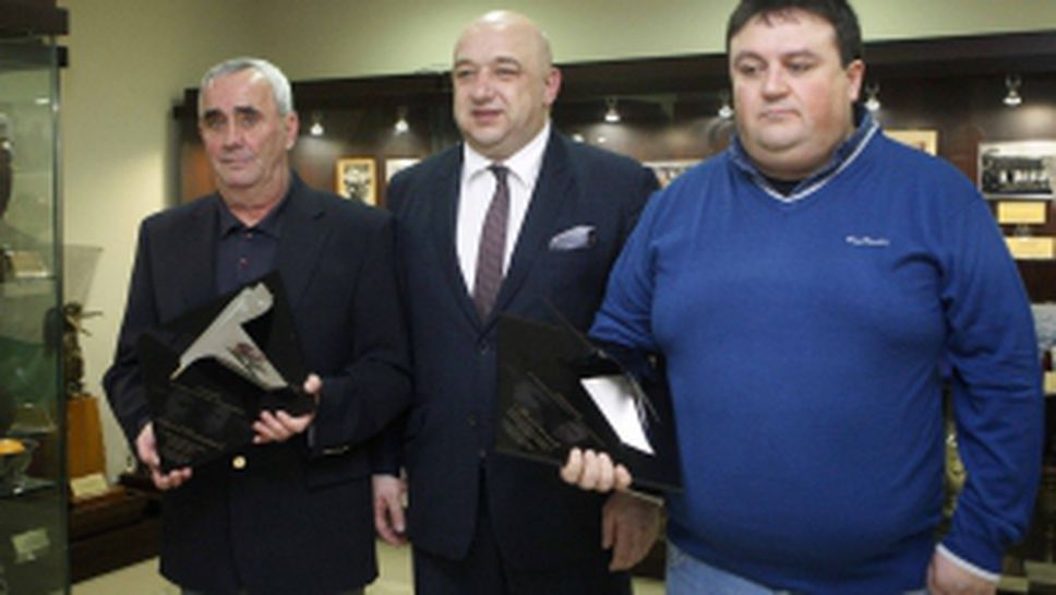 ВРЪЧВАНЕ НА ТРАДИЦИОННАТА ГОДИШНА НАГРАДА “ЛЮДМИЛ НЕДЕЛЧЕВ-ЛЮПИ И НИКОЛАЙ КОЛЕВ-МИЧМАНА”.