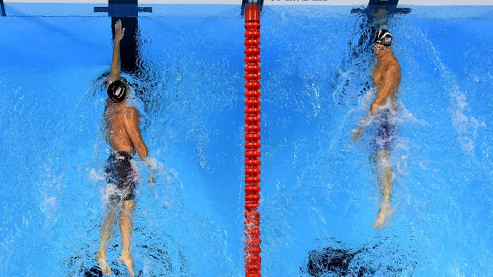 0,5 секунди разделиха Фелпс и Лохте в полуфиналите на 200 м съчетано плуване