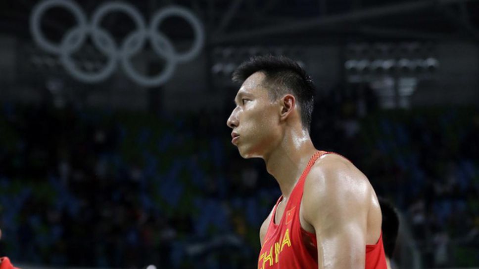Китаец преговаря за завръщане в НБА