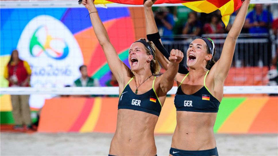 Лаура Лудвиг и Кира Валкенхорст спечелиха златния медал в плажния волейбол