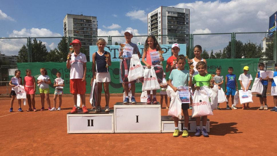 Росица Денчева и Георги Георгиев спечелиха Мастърс-турнира до 10 години