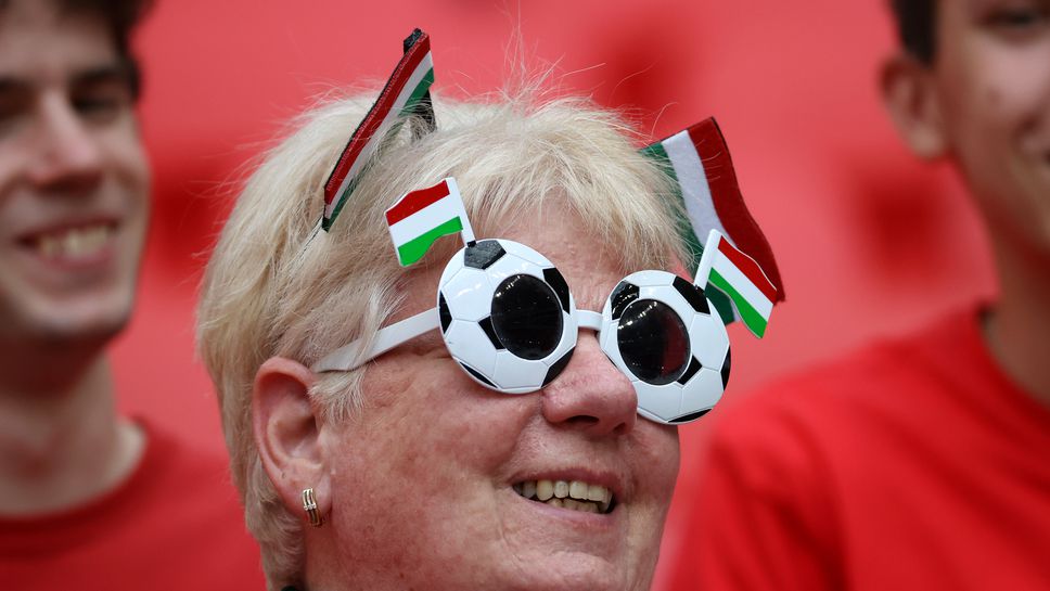 Атрактивни фенове превзеха Будапеща