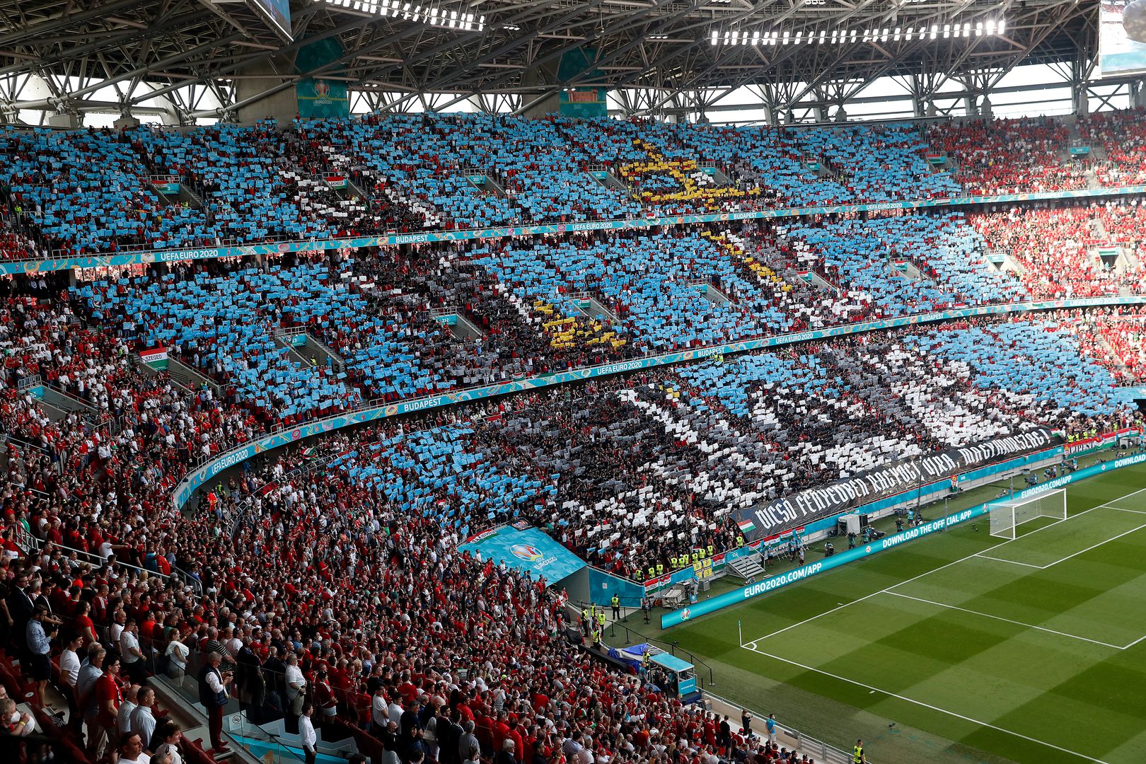 60 000 футболни фенове на “Пушкаш Арена”