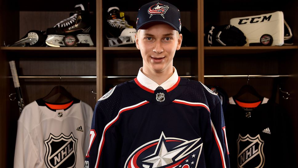 Кълъмбъс Блу Джакетс удължи договора на вратаря Даниил Тарасов