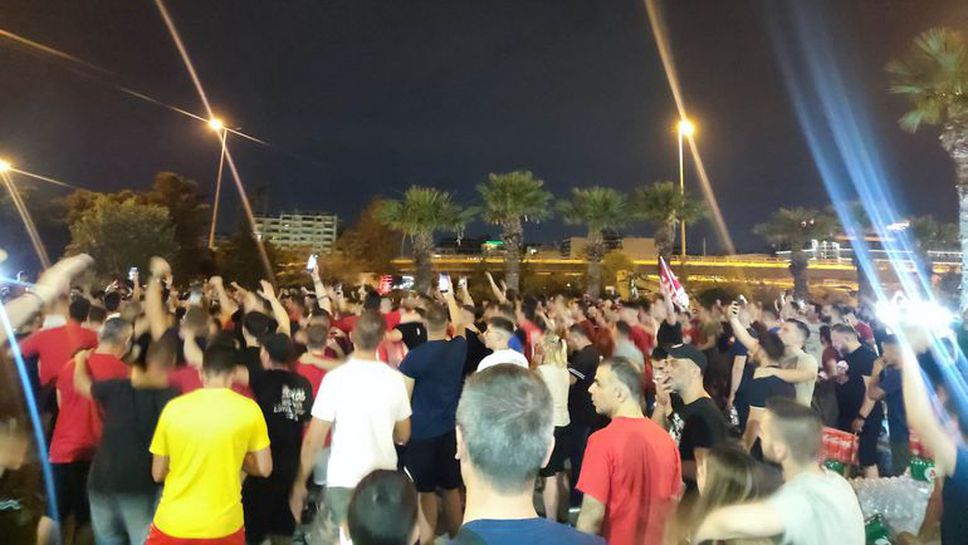 Хиляди в Пирея очакват своите герои