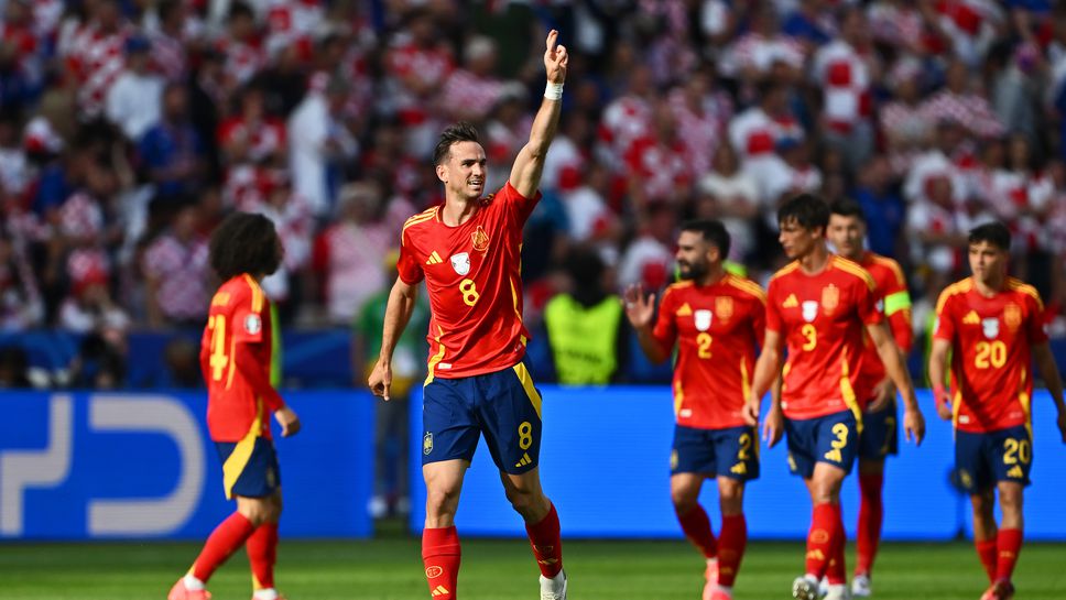 Испания 3:0 Хърватия, Карвахал изпрати съперника в нокдаун