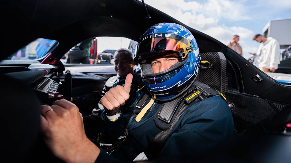 Зидан подкара водороден автомобил на "Сарт" преди да даде старта на "24 часа на Льо Ман"