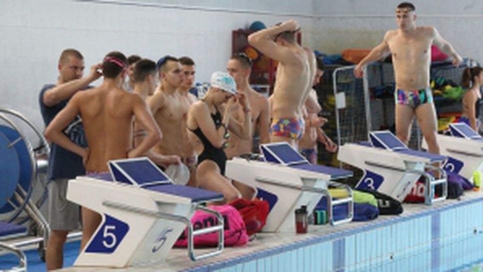 Лагер на националите по плуване