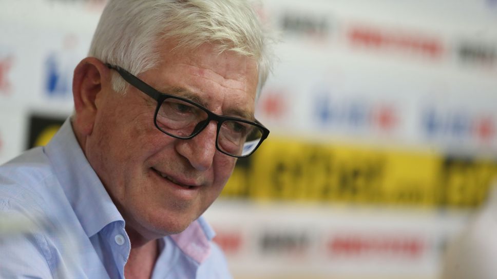 Публика и играчи отдадоха почит към Георги Велинов във Варна