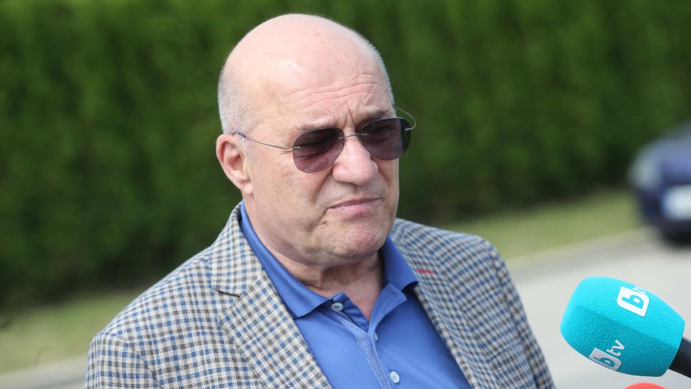 Генерал Василев: Едно е да протестираш, друго е да се държиш като вандал