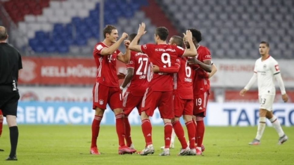 46-ят гол през сезона на Левандовски класира Байерн за финала за Купата