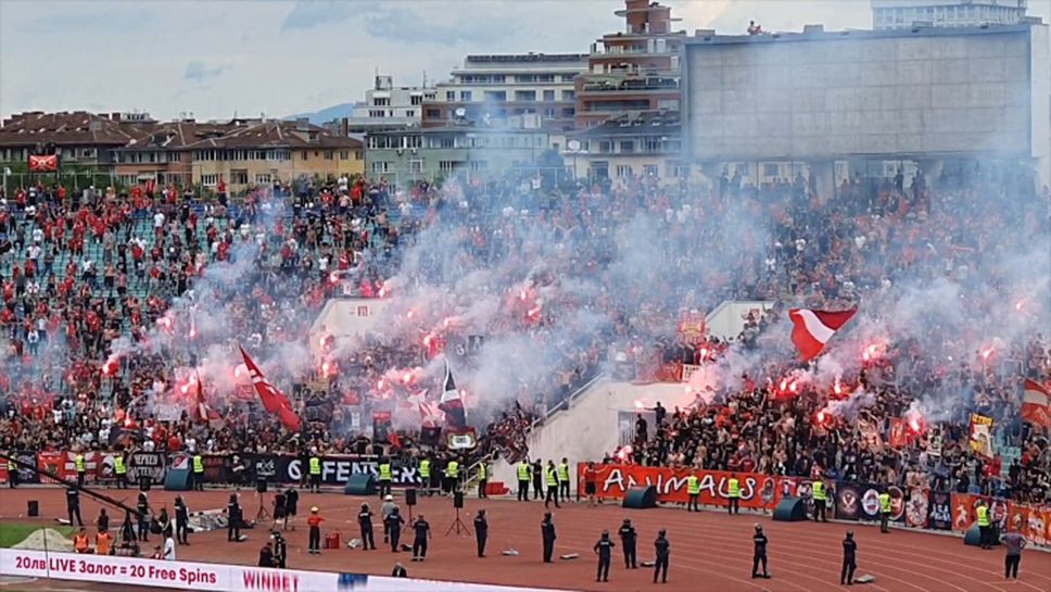 Атмосферата на стадиона след попадението на Славчев