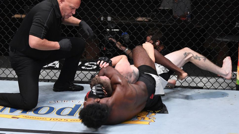 Стърлинг задуши Сандхаген още в първия рунд на UFC 250 (видео + снимки)