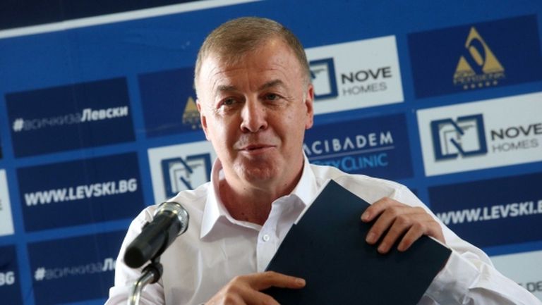 Сираков разкри как ще разпредели акциите на Левски, куфарчета с пари няма да има (видео)