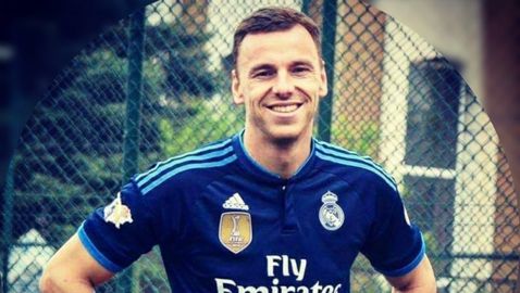 Иван Тодоров основа фондация, куп футболни величия част от първия по рода си онлайн търг