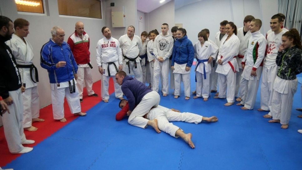 Националният отбор в олимпийското карате започна лагер във Варна