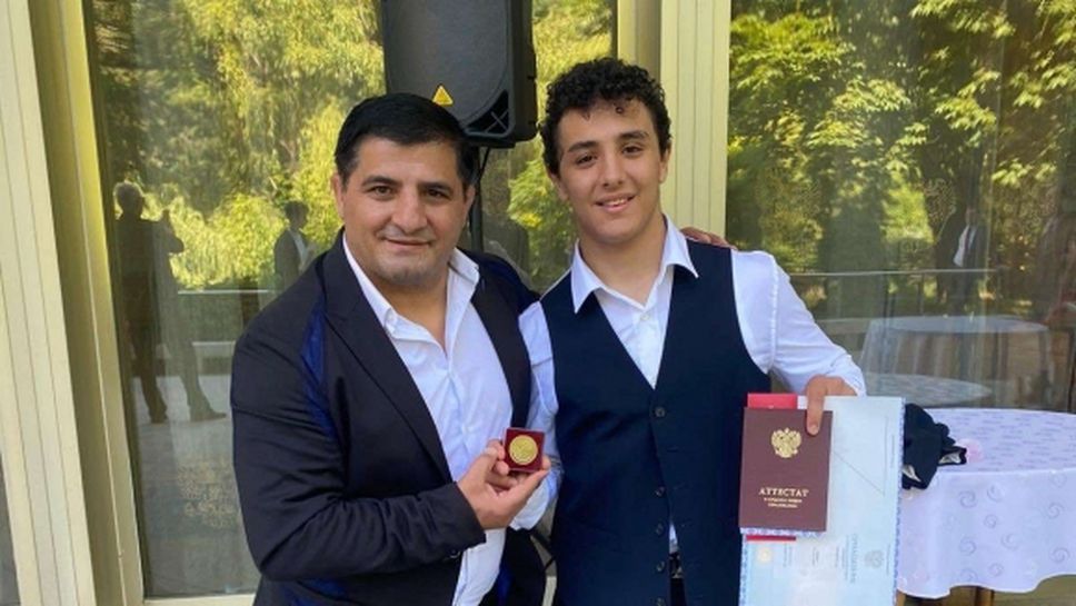Едмонд Назарян завърши средното си образование със златен медал