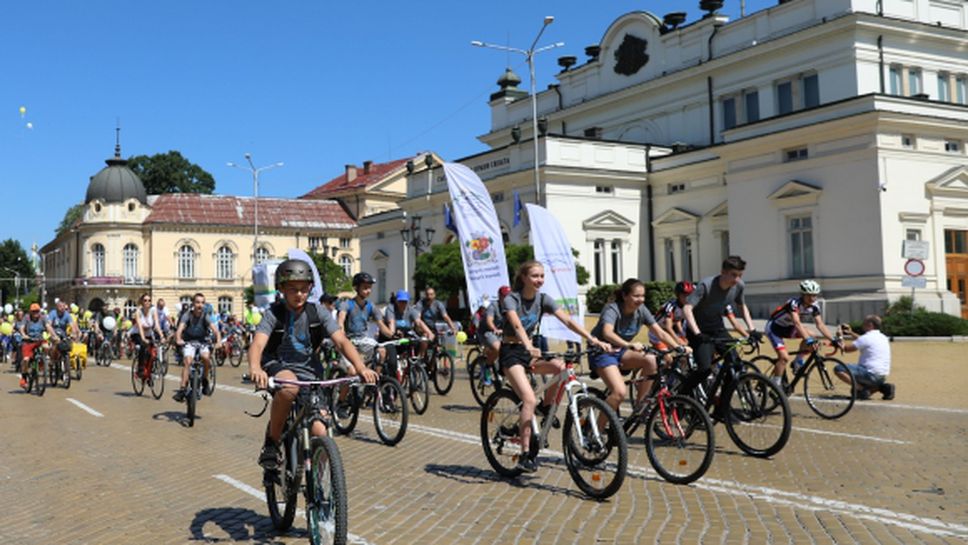 Над 1500 на велошествие и крос за по-чист въздух в София