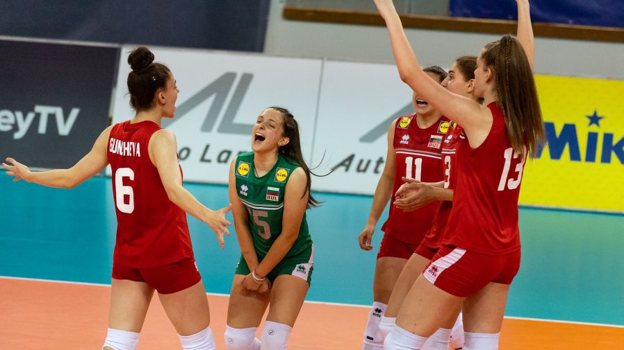 България U16 с трета победа на Евроволей 2021 след труден успех над Хърватия! Ива Дудова заби 46 точки 🏐