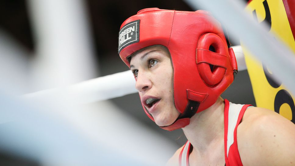 Спешна операция извади Станимира Петрова от Световното по бокс