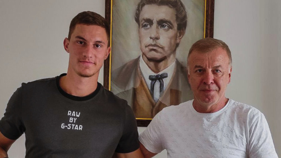 Андриан Краев подписа нов договор с Левски