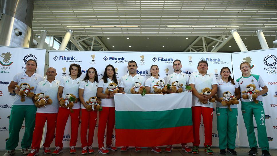 Женският отбор по борба замина за Токио
