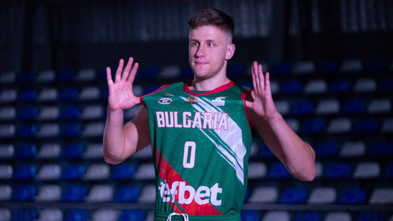 Както Sportal bg по рано днес писа Алипиев сподели пред камерата ни