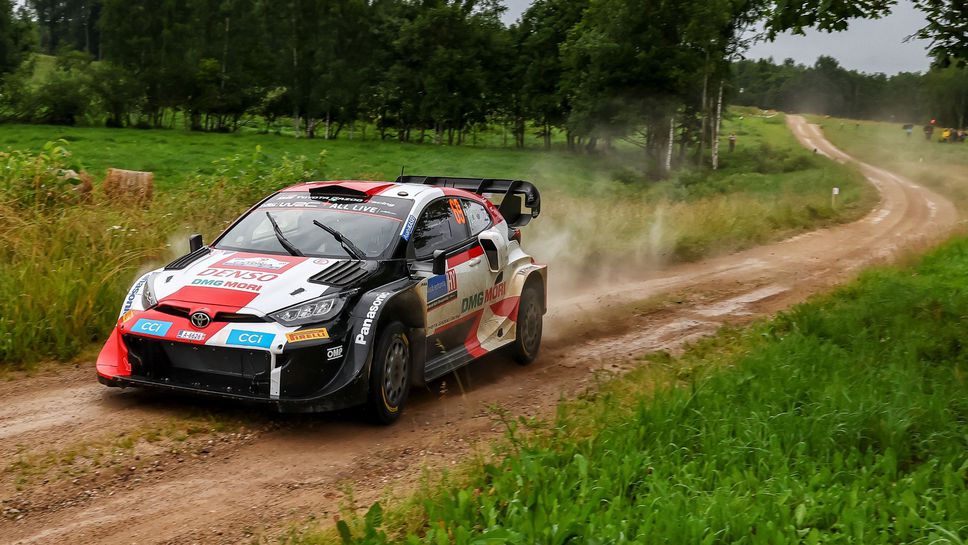 Рованпера поведе в самия край на петъчния ден на рали „Естония“