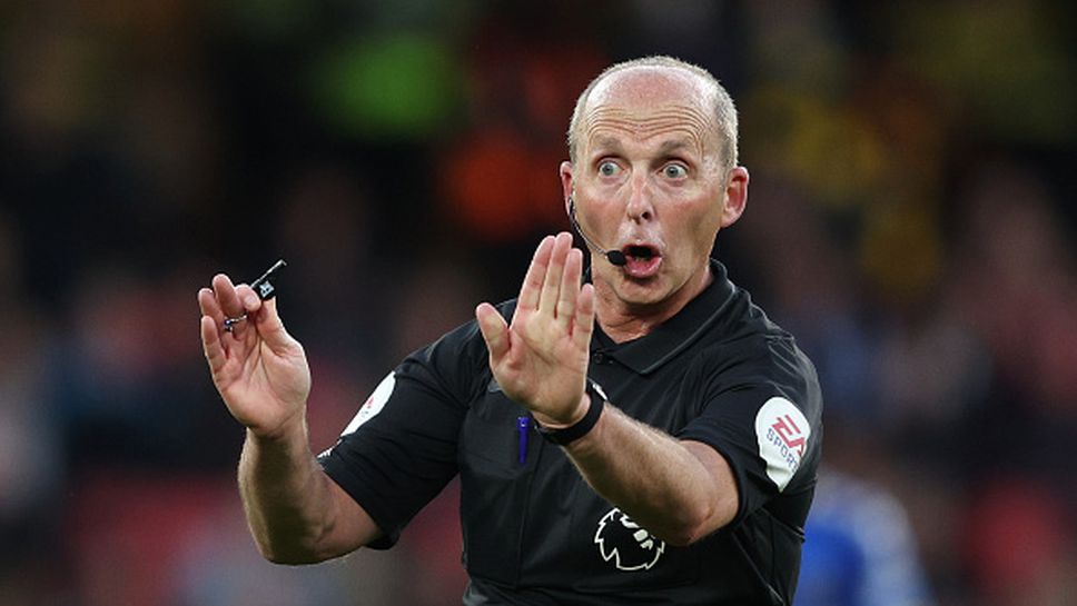 Култов рефер напуска Премиър лийг