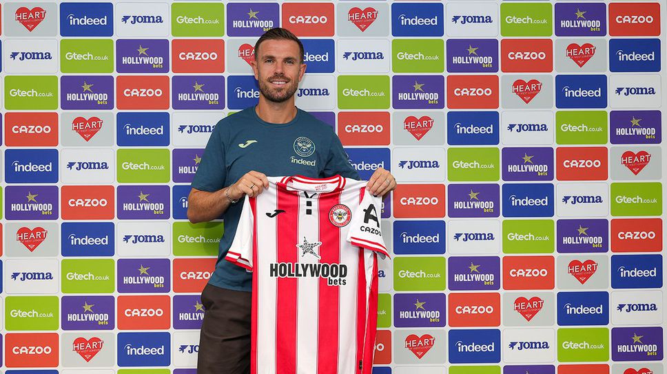 Брентфорд официално представи Джордан Хендерсън като ново попълнение Опитният халф