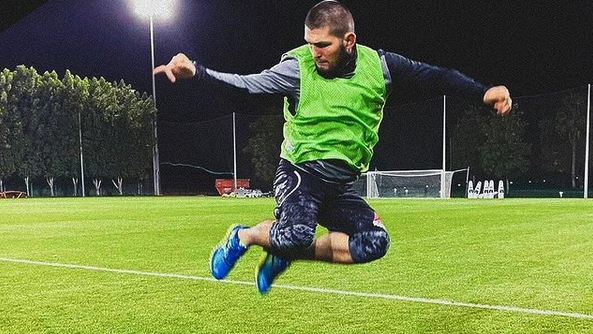 Хабиб Нурмагомедов вече е футболист на руския Махачкала ⚽🥊