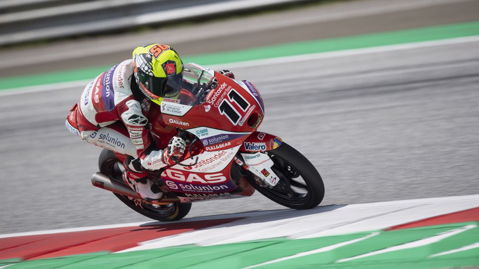 С изпреварване два завоя преди финала Гарсия завоюва трета победа за сезона в Moto3