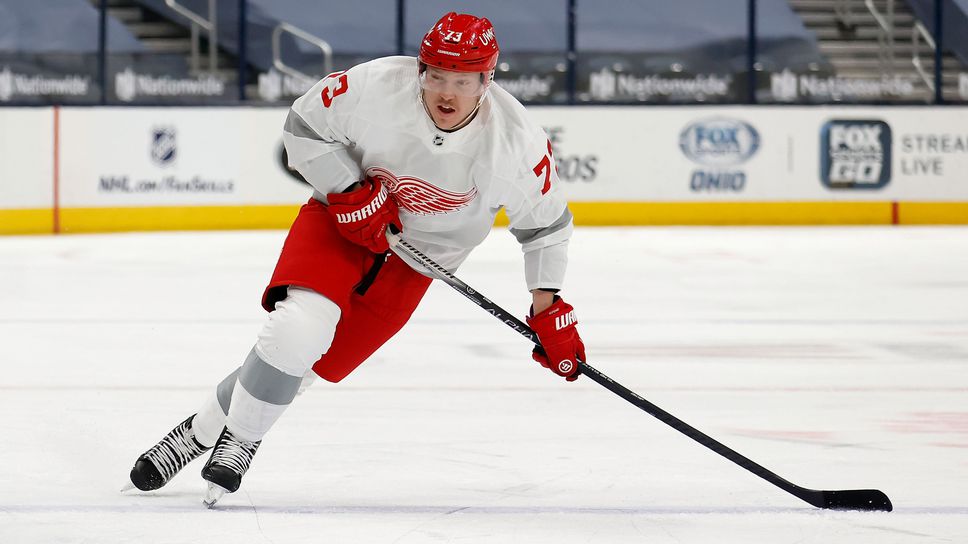 Детройт преподписа с нападател, Ванкувър осъществи трансфер