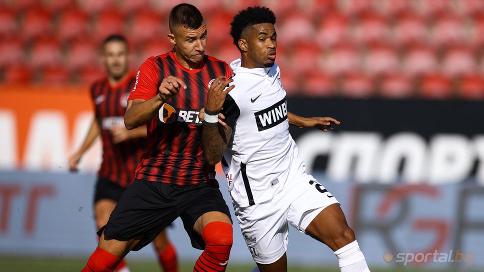 Халф на Локомотив (Пд) ще отсъства дълго от игра