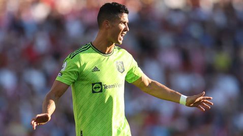  Манчестър Юнайтед няма желание да приключва контракта на Роналдо 