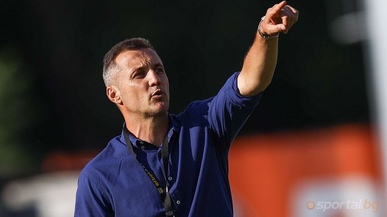 Треньорът на Локомотив София Станислав Генчев няма да може