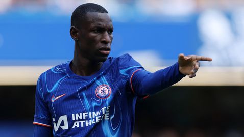  От Нюкасъл няма да бързат с трансфер на Джаксън, не престават да таят очаквания за Исак 