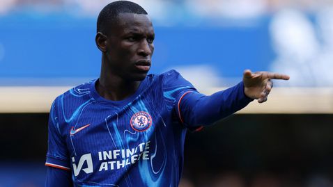 От Милан със запитвания за двама нападатели от Англия