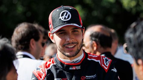  Естебан Окон сбъдна най-щурата си детска фантазия 