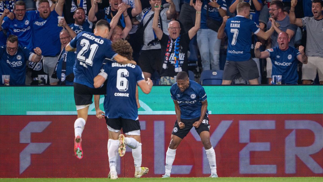 Арминия отново изхвърли Вердер от Купата на Германия