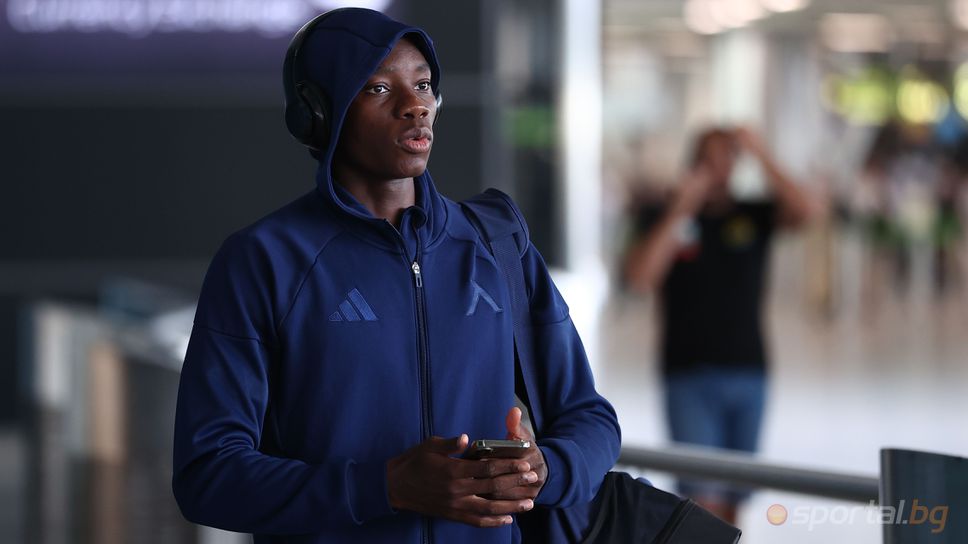 Защитникът на ЛевскиОливер Камдем е с травма на мускулите на