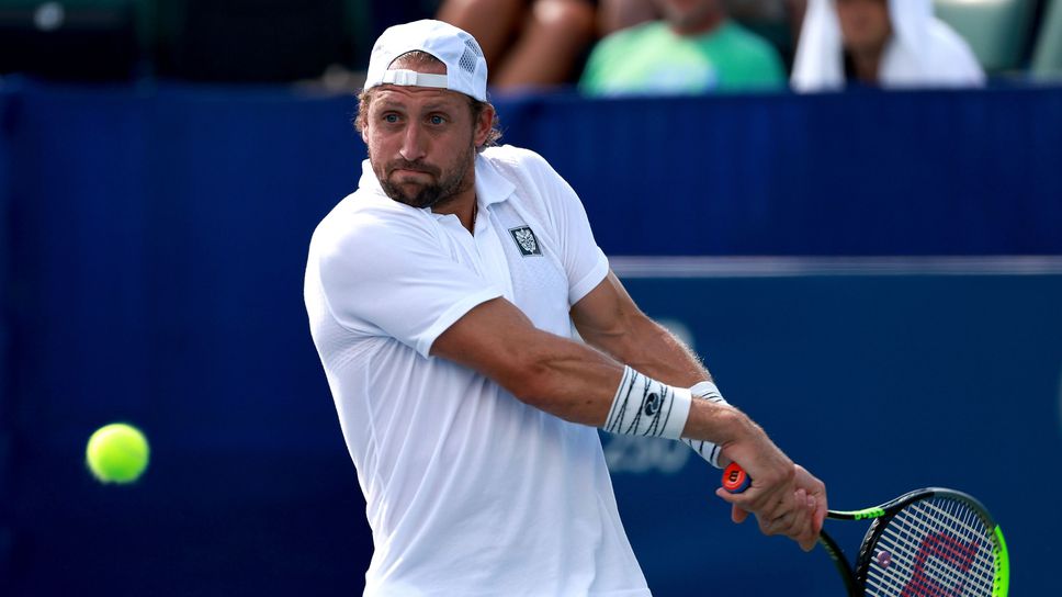 Тенис Сандгрен бе дисквалифициран на турнир, след като удари неволно съдия с топка