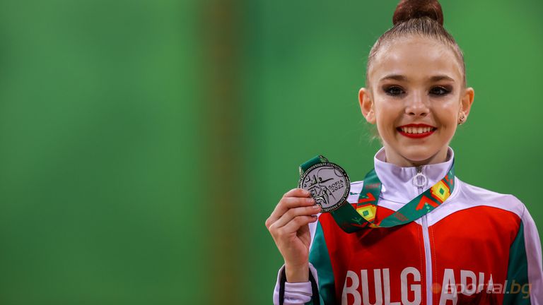 17-годишната Стилияна Николова завоюва четири медала за България на световното