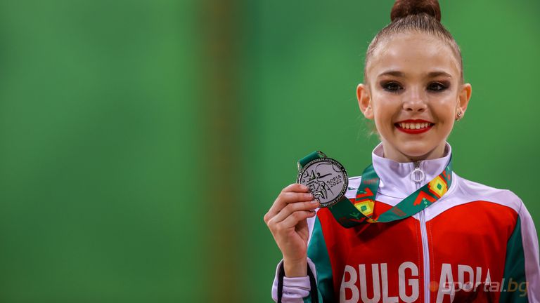 Решението бронзовата медалистка в многобоя от Sветовното първенство по художествена