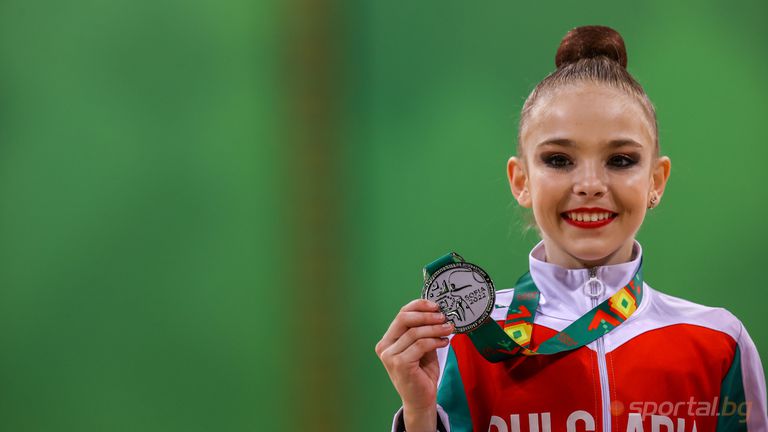 Стилияна Николова с нови два сребърни медала от Световното в София
